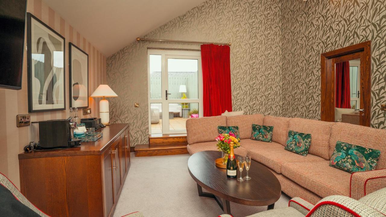 Cavan Crystal Hotel Ngoại thất bức ảnh